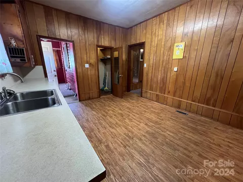 Entry Way - 985 13th St, Lancaster, SC 29720 photo 1 of 2