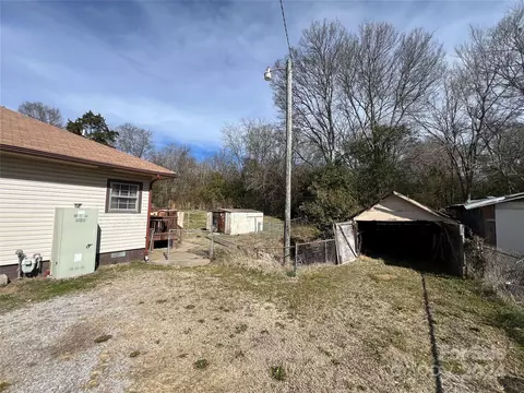 Exterior - 985 13th St, Lancaster, SC 29720 photo 6 of 9