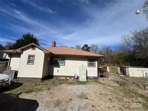 Exterior - 985 13th St, Lancaster, SC 29720 photo 7 of 9