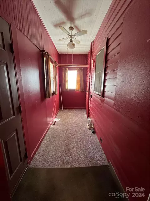Entry Way - 985 13th St, Lancaster, SC 29720 photo 2 of 2