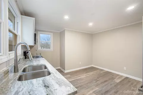 1104 W 7th Ave, Gastonia, NC 28052 photo 4