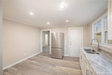 1104 W 7th Ave, Gastonia, NC 28052 photo 3