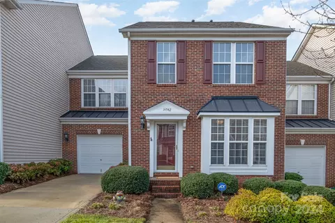 14542 Greenpoint Ln, Huntersville, NC 28078