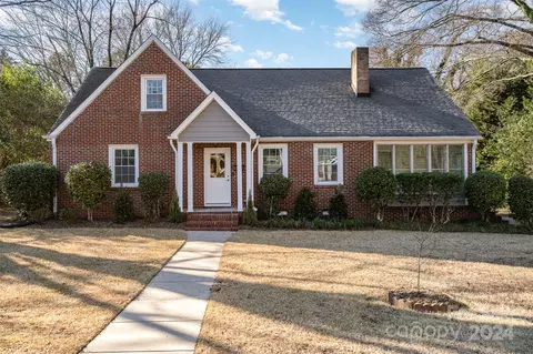 1645 Longfellow St, Charlotte, NC 28205