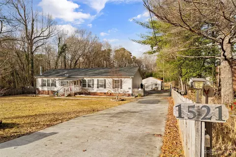 1521 14th Ne Ave NE, Hickory, NC 28601