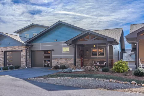 305 Ava Ln, Asheville, NC 28804