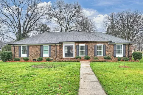 7119 Abbotswood Dr, Charlotte, NC 28226