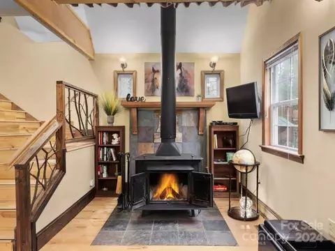 Living - 25 Pace St, Saluda, NC 28773 photo 2 of 7