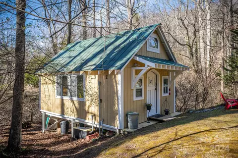 Exterior - 25 Pace St, Saluda, NC 28773 photo 8 of 13