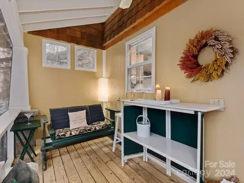 Living - 25 Pace St, Saluda, NC 28773 photo 4 of 7