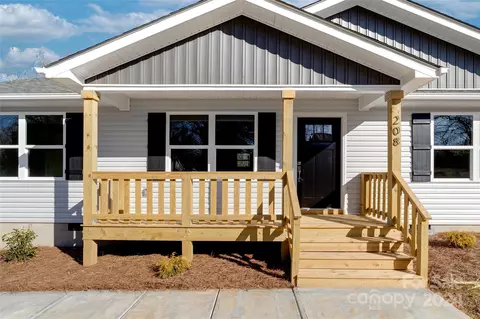 208 10th St, Newton, NC 28658