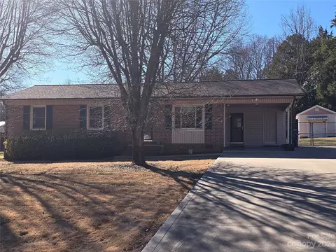 109 Orange Ln, Mooresville, NC 28115