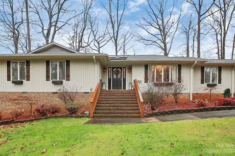 10 Timberidge Dr, Lake Wylie, SC 29710