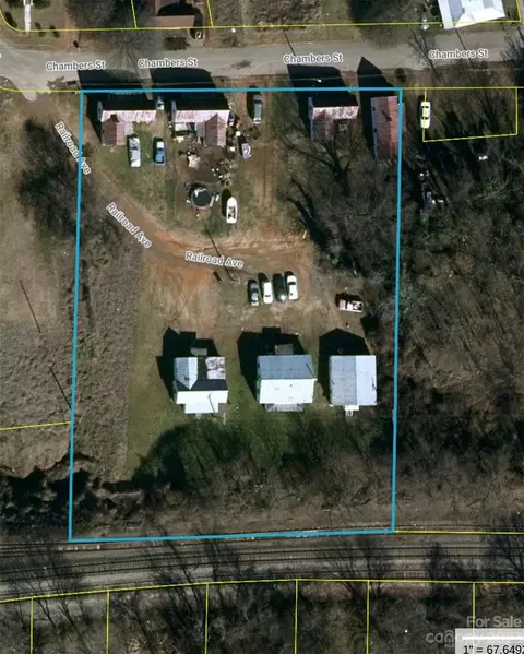 208 Chambers St, Statesville, NC 28677