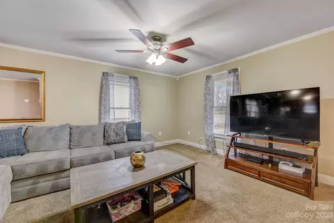 602 E 12th St, Kannapolis, NC 28083 photo 5