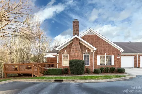 8825 Grand Oak Dr, Charlotte, NC 28277