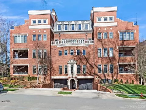 488 Fenton Pl, Charlotte, NC 28207