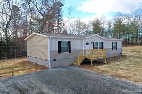 268 Tricycle Hill Ln, Tryon, NC 28782 photo 3