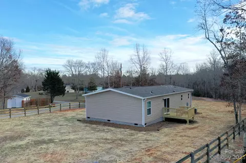 268 Tricycle Hill Ln, Tryon, NC 28782 photo 4