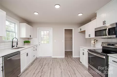 Kitchen - 333 E Hudson St, Monroe, NC 28112 photo 1 of 7