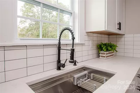Kitchen - 333 E Hudson St, Monroe, NC 28112 photo 4 of 7