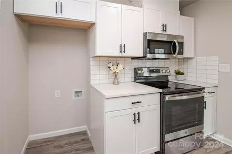 Kitchen - 333 E Hudson St, Monroe, NC 28112 photo 5 of 7