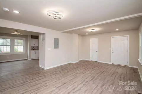 Living - 333 E Hudson St, Monroe, NC 28112 photo 2 of 4