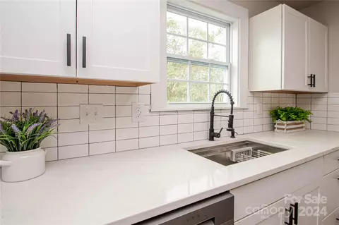 Kitchen - 333 E Hudson St, Monroe, NC 28112 photo 3 of 7