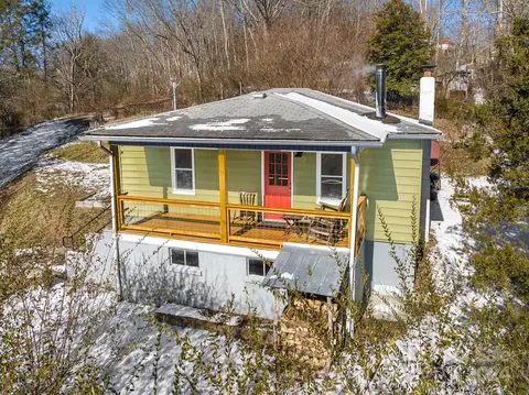 608 Barnard Rd, Marshall, NC 28753 photo 2