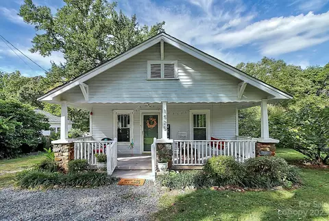 1525 Oakdale Rd, Charlotte, NC 28216