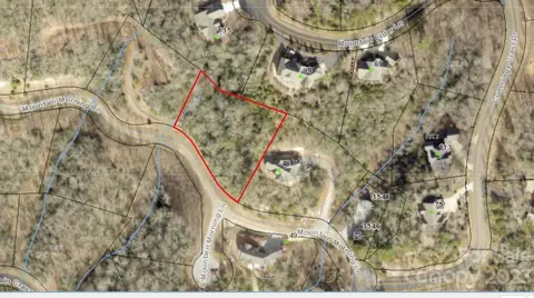 106 Mountain Morning Ln, Hendersonville, NC 28739