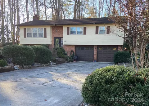 2549 Silverbrook Ct, Morganton, NC 28655