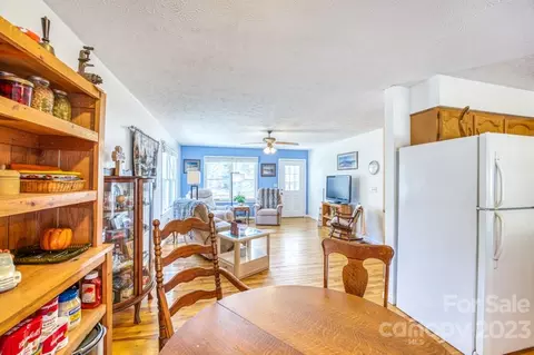 66 Fox Branch Rd, Fairview, NC 28730 photo 10