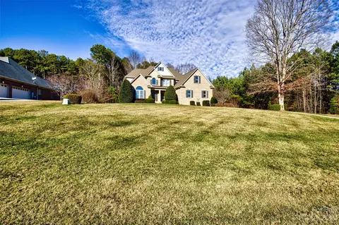 Exterior - 4060 Bordeaux Dr, Denver, NC 28037 photo 4 of 9