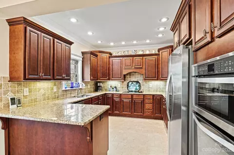 Kitchen - 4060 Bordeaux Dr, Denver, NC 28037 photo 3 of 3