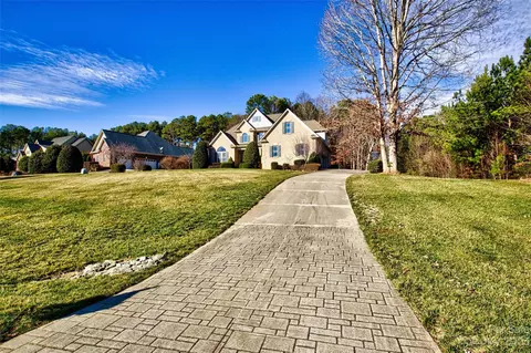 Exterior - 4060 Bordeaux Dr, Denver, NC 28037 photo 3 of 9