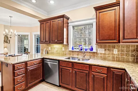 Kitchen - 4060 Bordeaux Dr, Denver, NC 28037 photo 2 of 3