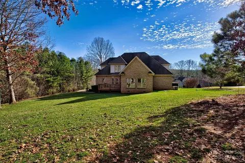 Exterior - 4060 Bordeaux Dr, Denver, NC 28037 photo 8 of 9
