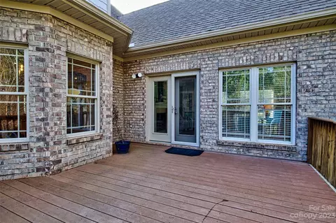 Exterior - 4060 Bordeaux Dr, Denver, NC 28037 photo 6 of 9