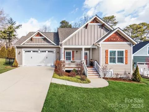 67 Furnace Dr, Hendersonville, NC 28792