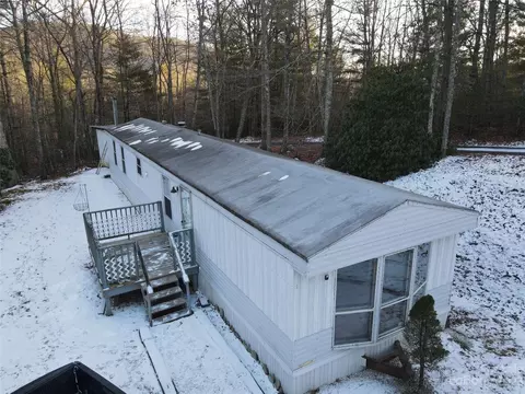 591 Pine Run Rdg, Spruce Pine, NC 28777