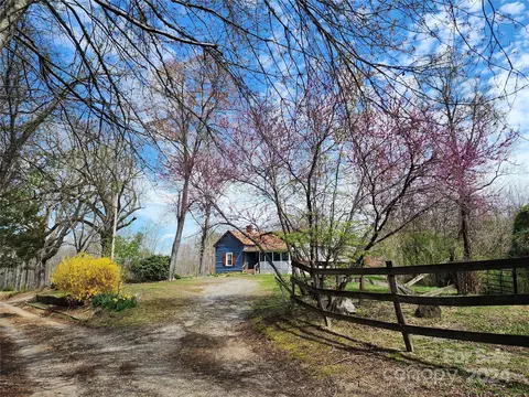 1691 Whippoorwill Ln, Morganton, NC 28655