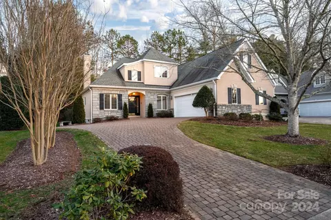 38 Tiverton Ln, Asheville, NC 28803