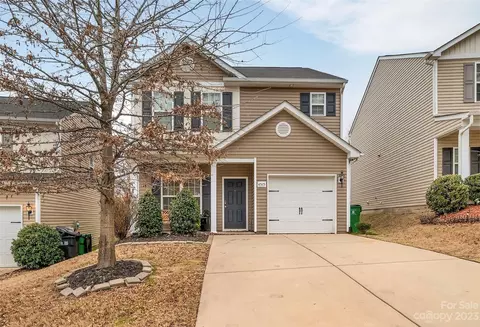 4515 Merryvale Forest Dr, Charlotte, NC 28214