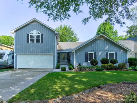 21112 Rio Oro Dr, Cornelius, NC 28031