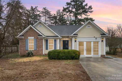 9035 Silver Coach Ln, Charlotte, NC 28273