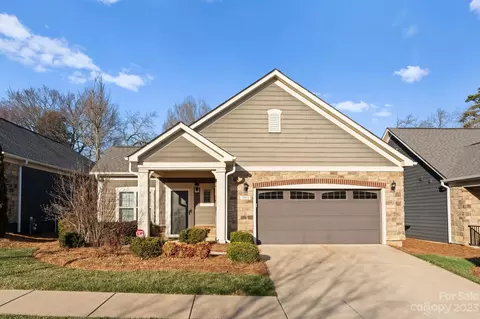 7913 Parknoll Dr, Huntersville, NC 28078