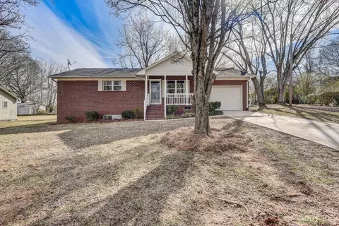 609 S Valley St, Landis, NC 28088
