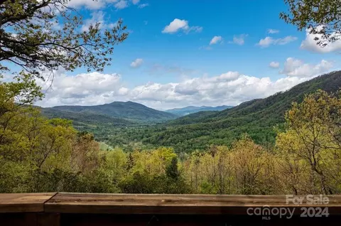 74 N Forest Dr, Marion, NC 28752