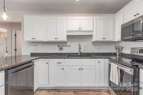 Kitchen - 27 Pilgrims Path Ln, Alexander, NC 28701 photo 2 of 4